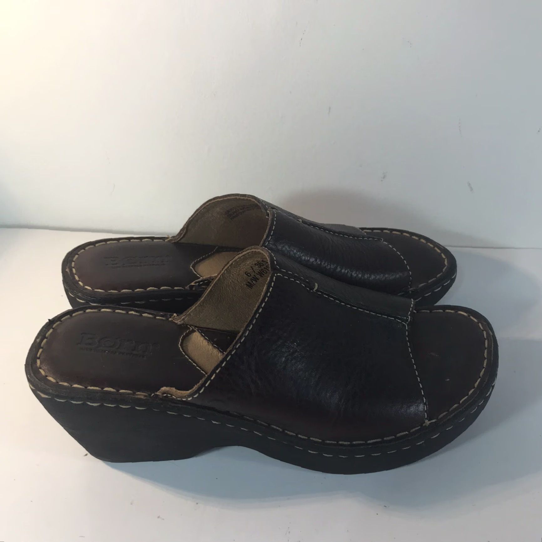 Born VINTAGE Born Women's Leather Wedges Size 6 Open Toe Mid Heel Casual Summer Size US 6 / IT 36 - 2 Thumbnail