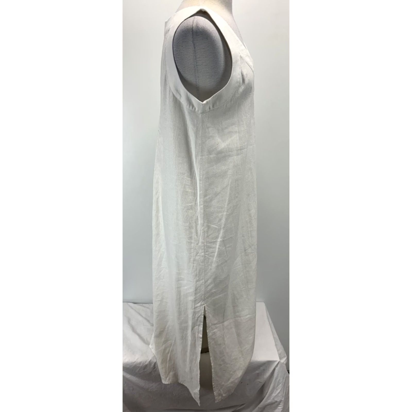 DKNY DKNY V-Neck Linen Maxi Slip Dress Minimalist Lagenlook Classic Quiet Luxury M Dress Women Long White Sleeveless Pullover Casual Travel Party/Cocktail Size M / US 6-8 / IT 42-44 - 4 Thumbnail