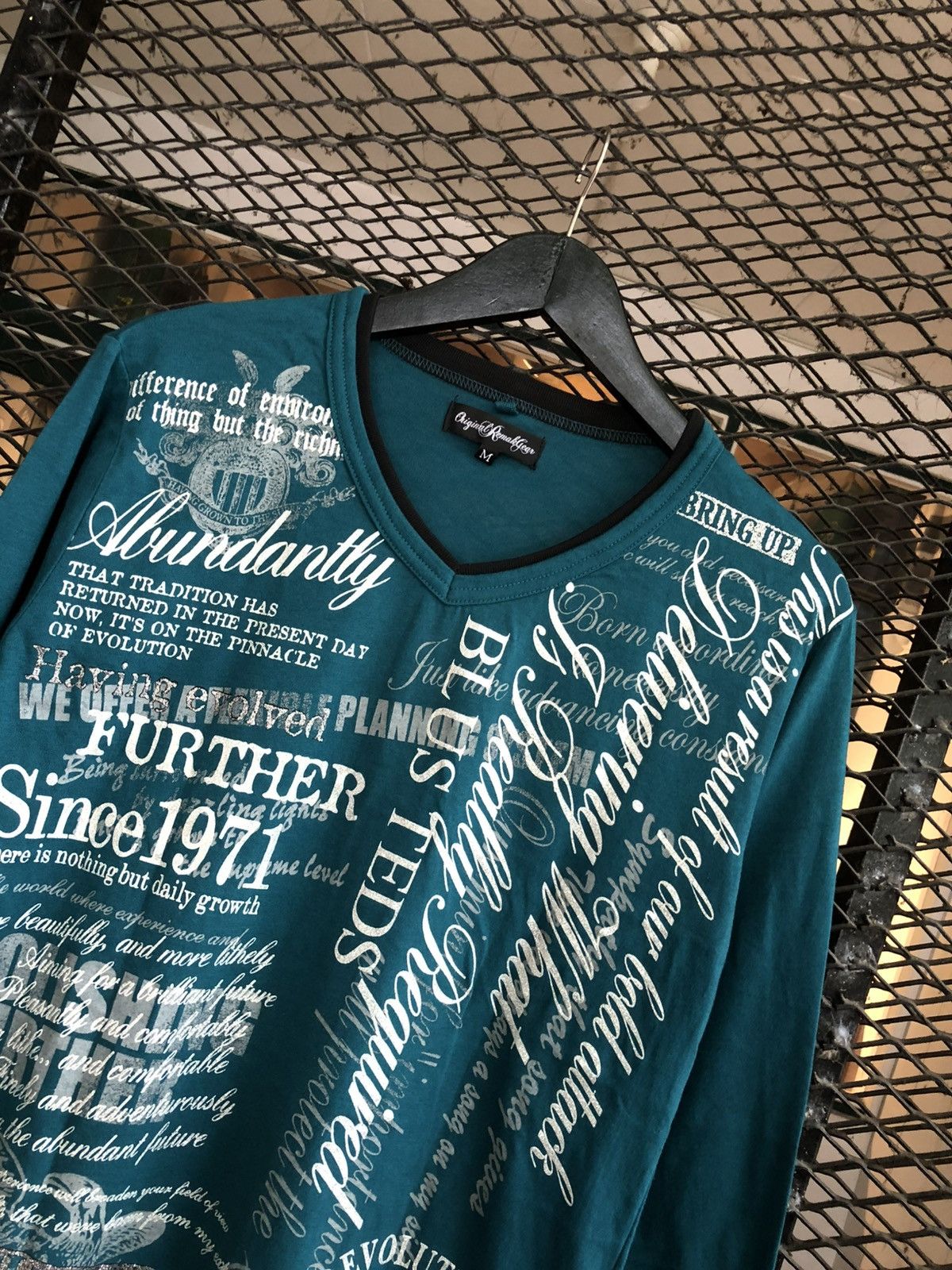 Hysteric Glamour JAPANESE POEM ORIGINAL REMAK GEAR LONGSLEEVE Size US M / EU 48-50 / 2 - 2 Thumbnail
