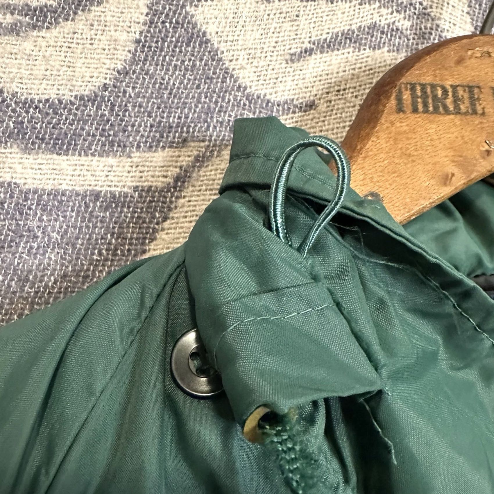 Champion VINTAGE Champion Jacket Nylon Green Lined Windbreaker 60s 70s School USA Men Large Snapped Button Hooded Pocketed Regular Size US L / EU 52-54 / 3 - 7 Thumbnail