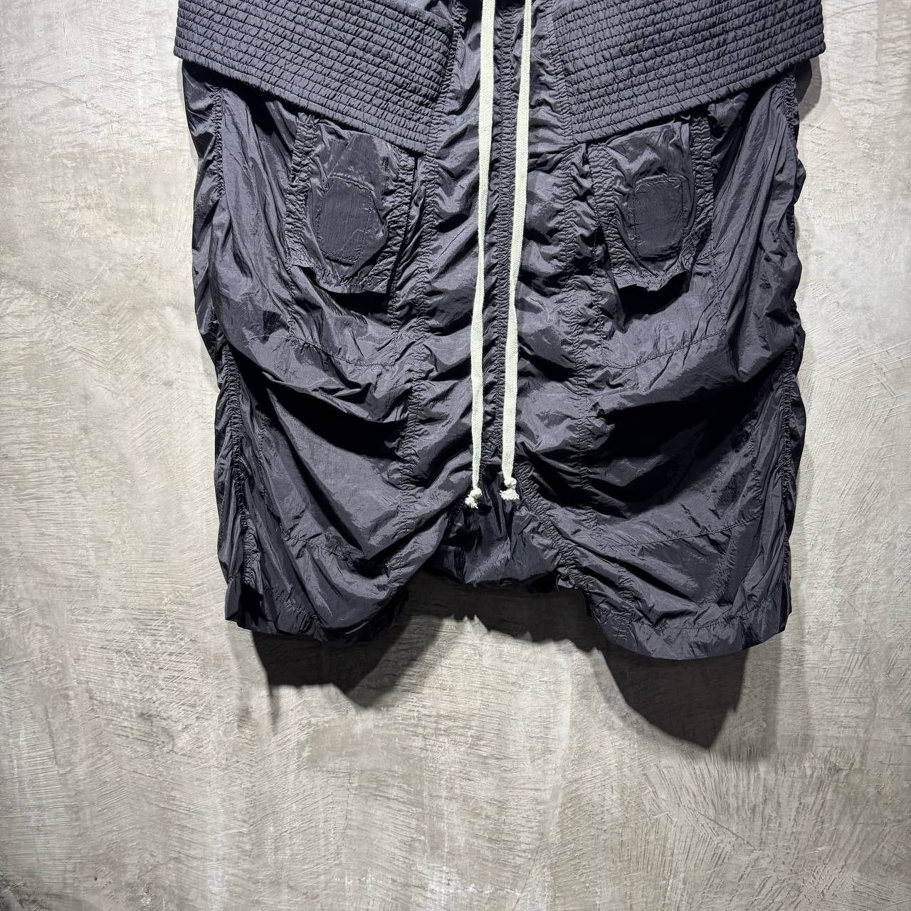 Rick Owens Drkshdw Rick Owens DRKSHDW Creatch Cargo Pod Shorts Size US 33 - 7 Thumbnail