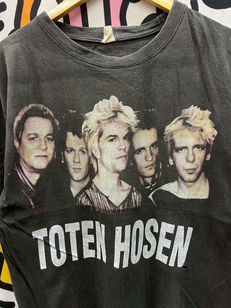 Vintage Vintage 90s Toten Hosen Band tshirt size XL Size US XL / EU 56 / 4 - 4 Thumbnail