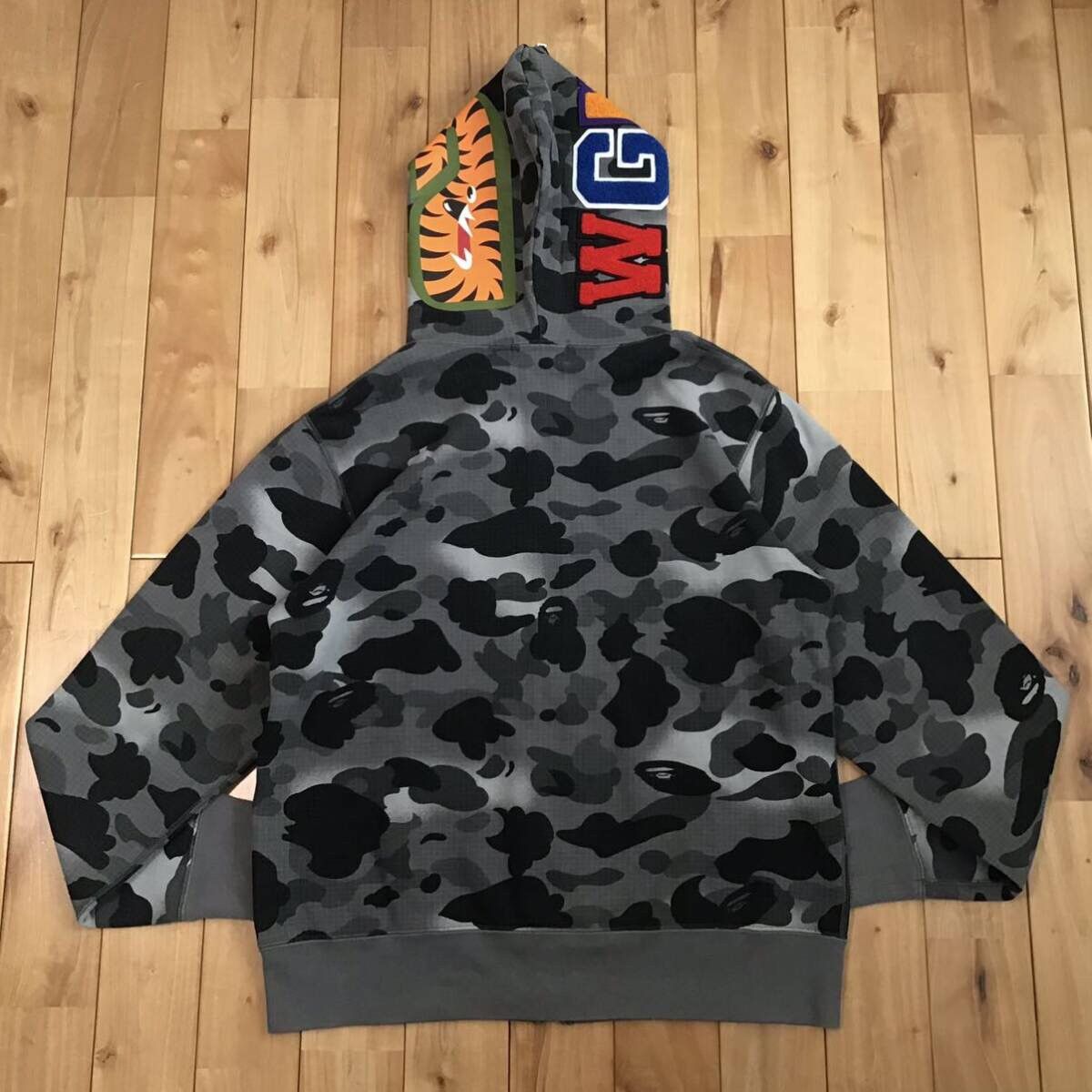 Bape 💫Glow in the dark💫 BAPE Grid camo shark full zip hoodie APE Size US M / EU 48-50 / 2 - 3 Thumbnail