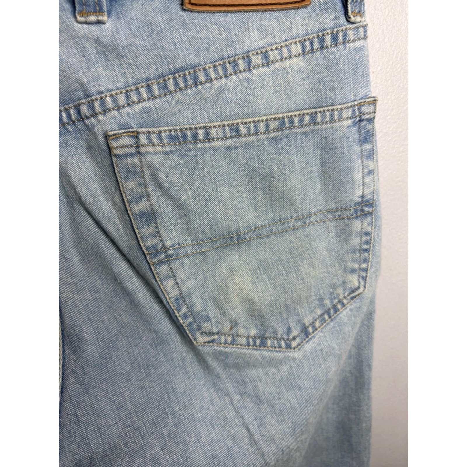 Ermenegildo Zegna Ermenegildo Zegna Jeans Mens 35 Light Wash Made in Italy Denim Casual Straight Jeans Blue 35 Inseam Regular Waist 35 Mens Size US 35 - 3 Thumbnail