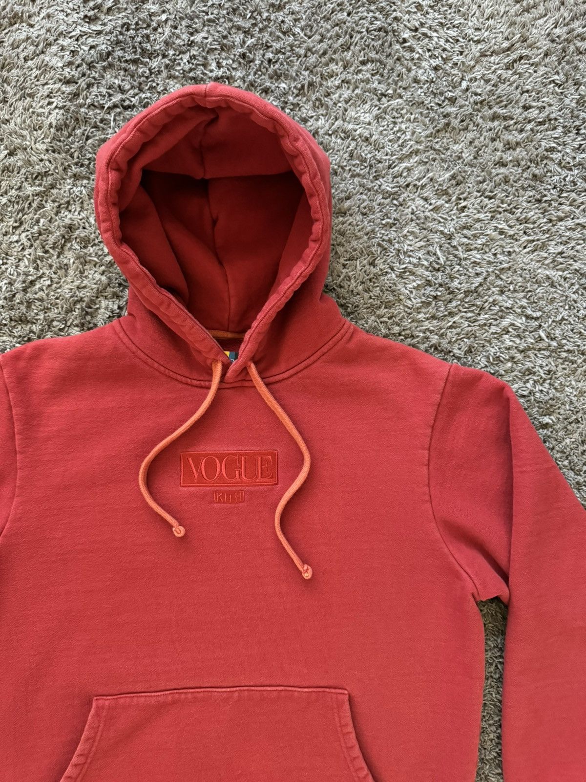 Kith × Vogue 2017 Kith x Vogue Tonal Box Logo Hoodie Pompeain Red Size M Size US M / EU 48-50 / 2 - 1 Thumbnail