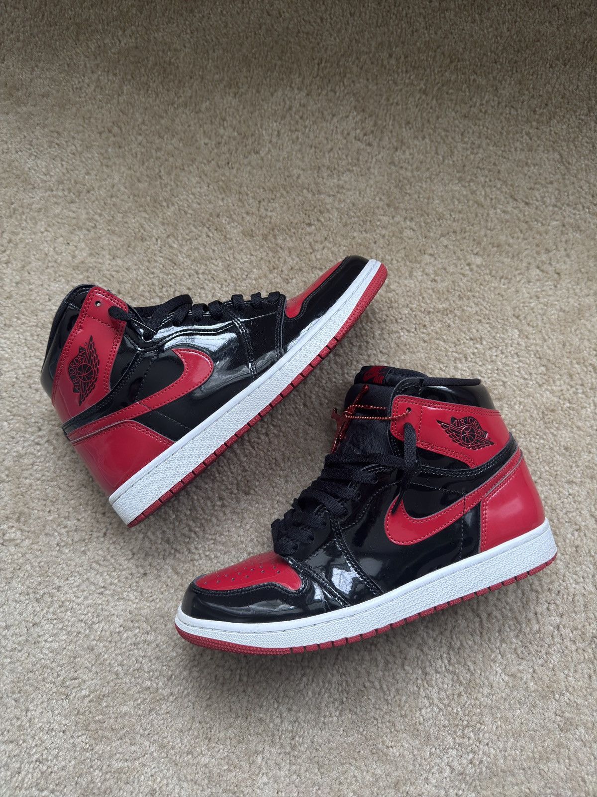 Jordan Brand × Nike AIR JORDAN 1 RETRO HIGH OG ‘Patent Bred’ Size US 10 / EU 43 - 1 Thumbnail