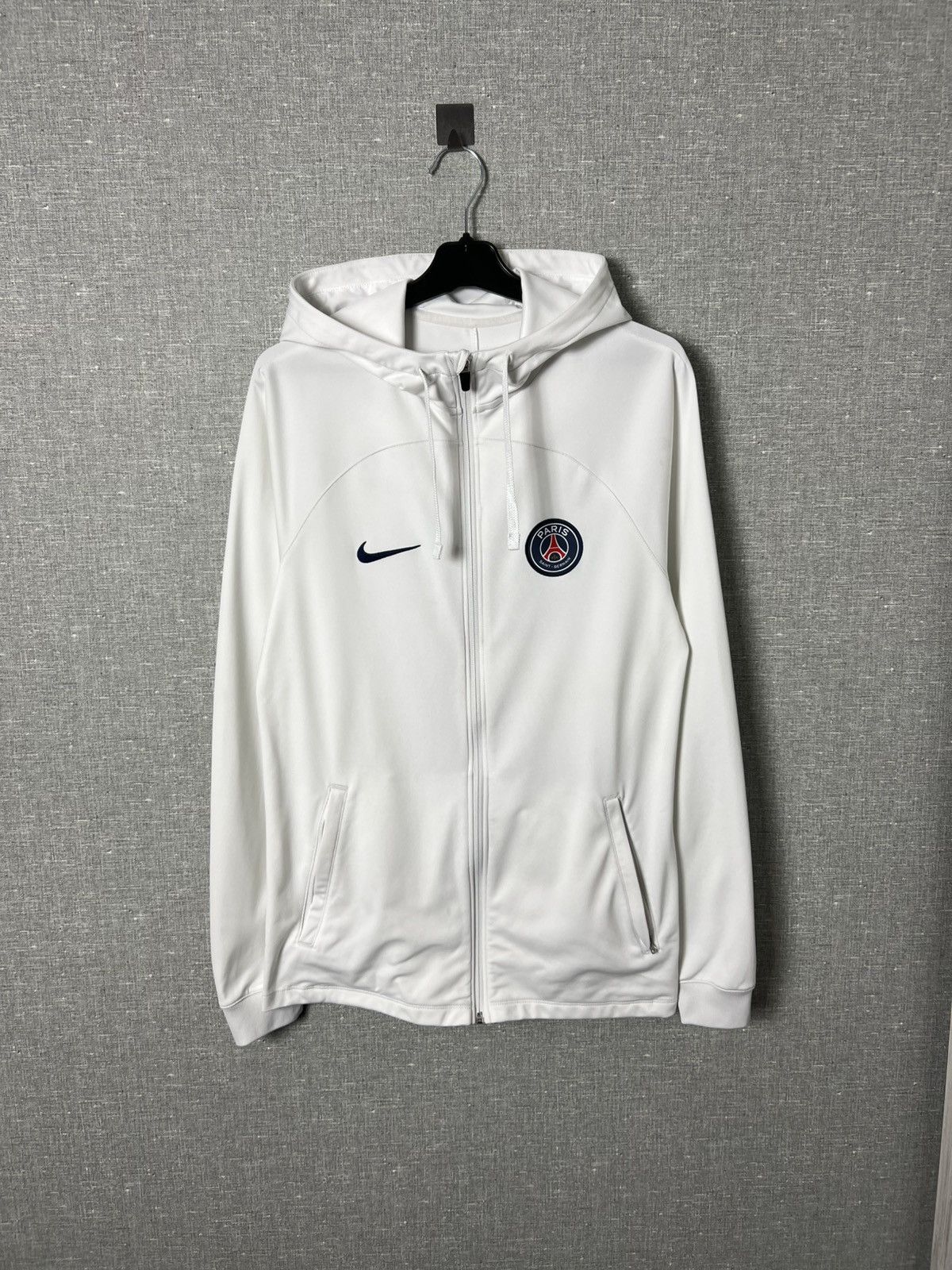 Nike 2022 Nike PARIS SAINT-GERMAIN Strike Zip Hoodie Training PSG Size US S / EU 44-46 / 1 - 1 Thumbnail