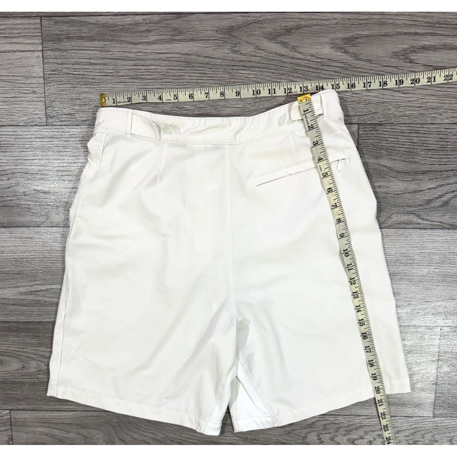 Nike VINTAGE Nike Tennis White Shorts Mens L Bermuda 237155-100 Sports Tennis White Size US 33 - 2 Thumbnail