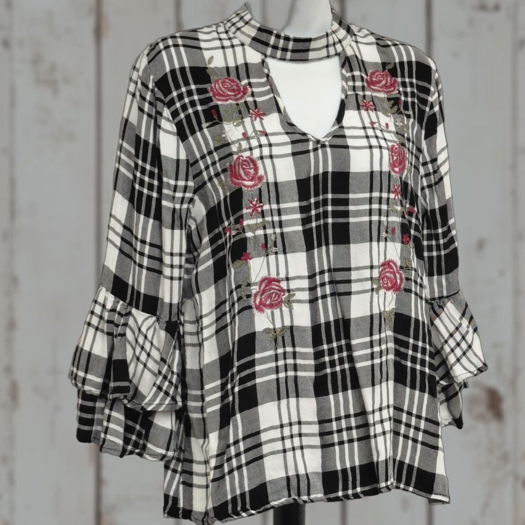 Vintage Blue Rair Embroided Rose Shirt Medium Black White Flannel 3/4 Sleeve Button-Up Plaid Rose Womens Size M / US 6-8 / IT 42-44 - 1 Thumbnail