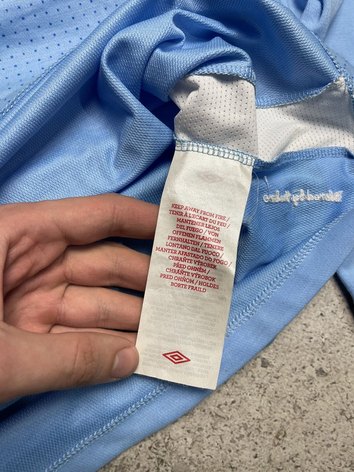 Umbro Rare2011 Manchester City Umbro Jersey Long Sleeve #4 KOMPANY Size US L / EU 52-54 / 3 - 16 Thumbnail