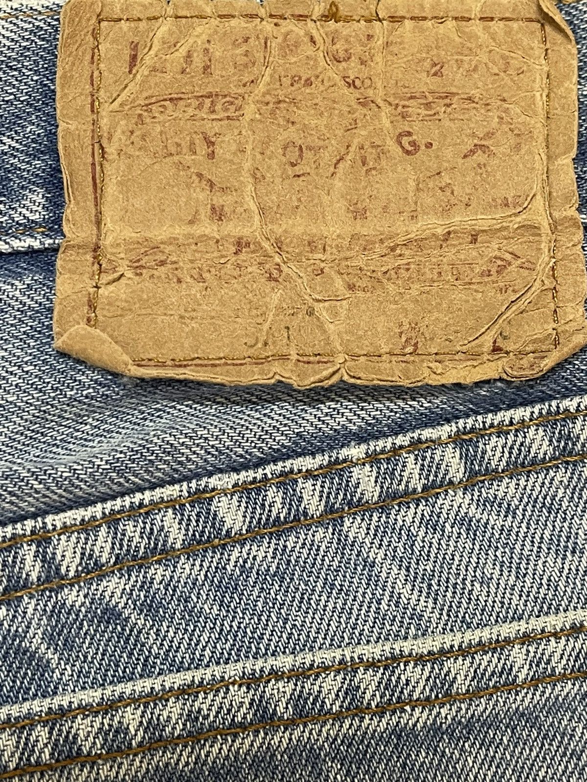 Levi's Vintage Clothing Vintage 80 Levis 501 Blue Faded Wash Relaxed Straight Leg Size US 32 / EU 48 - 9 Thumbnail