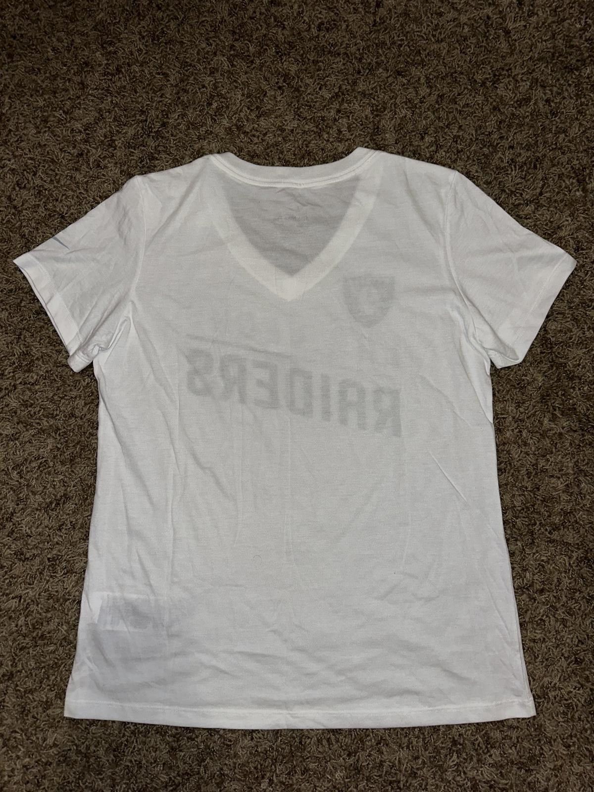 Nike Nike Slant Team (NFL Las Vegas Raiders) Women's Mid V-Neck T-Shirt Size S / US 4 / IT 40 - 2 Thumbnail