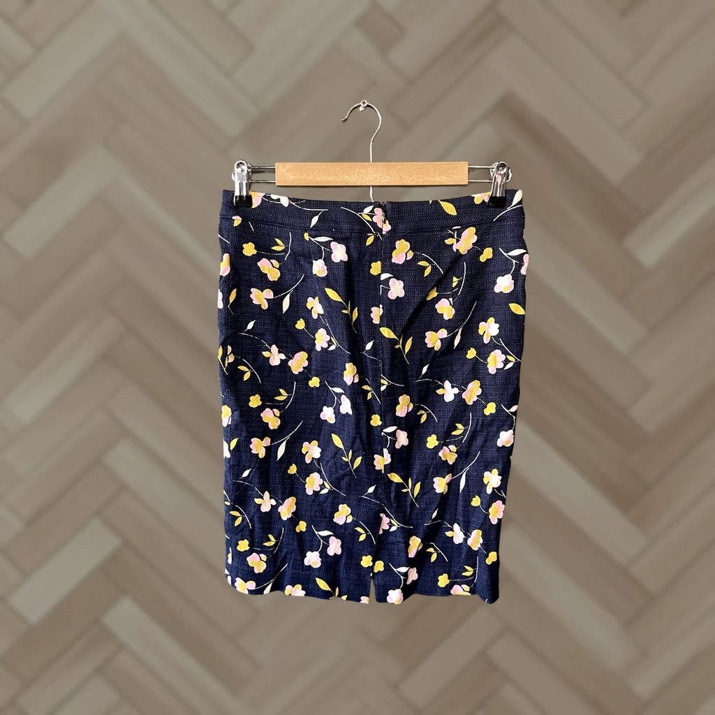 Boden Boden Skirt Womens Midi A-Line Floral Blue 6 Petite Lined 21in - Petites Womens Color Blue Floral Pattern Size 28" / US 6 / IT 42 - 1 Thumbnail