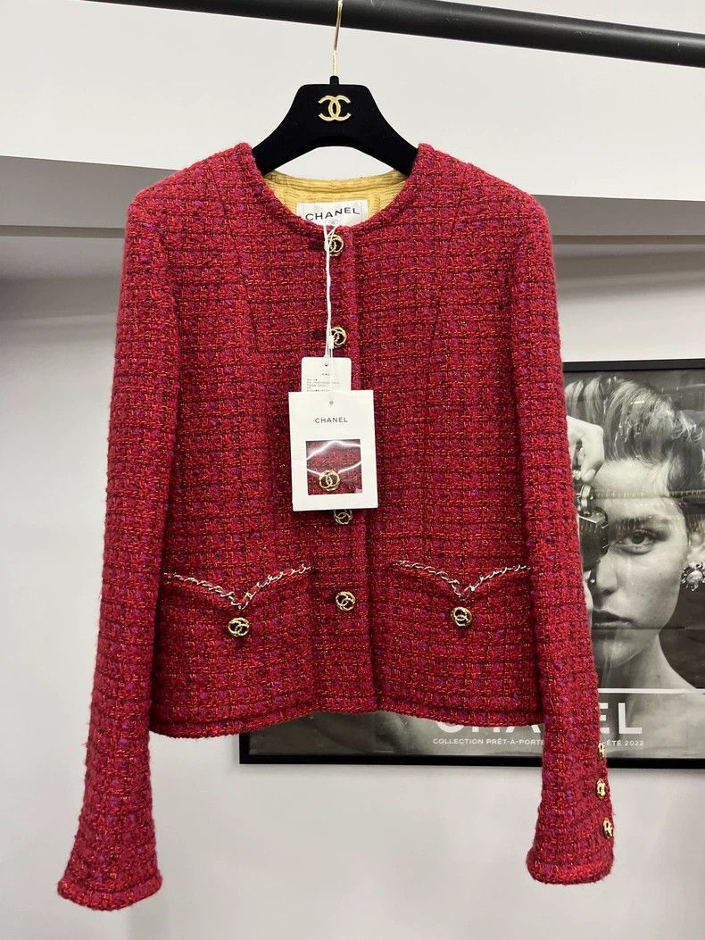 Chanel Chanel 23B Red Two-Pocket Jacket Size US M / EU 48-50 / 2 - 1 Thumbnail