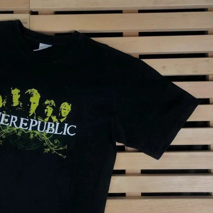 Band Tees × Vintage Mens Vintage T Shirt Onerepublic Waking up 2009 Tour Size S Size US S / EU 44-46 / 1 - 2 Thumbnail