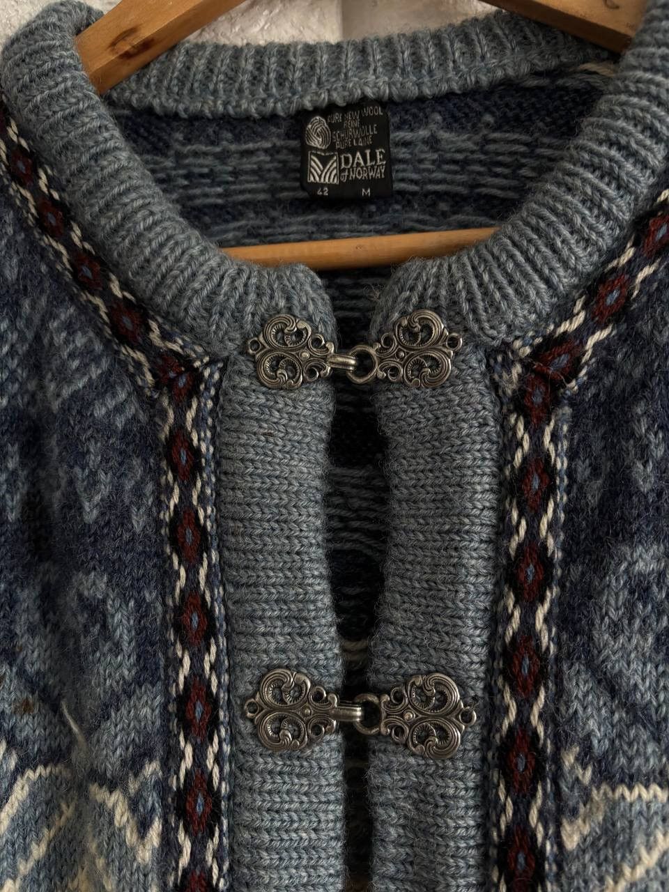 Dale Of Norway Dale Of Norway 🇳🇴 cardigan feeling use 80-90’s Nordic pattern Size M / US 6-8 / IT 42-44 - 9 Thumbnail