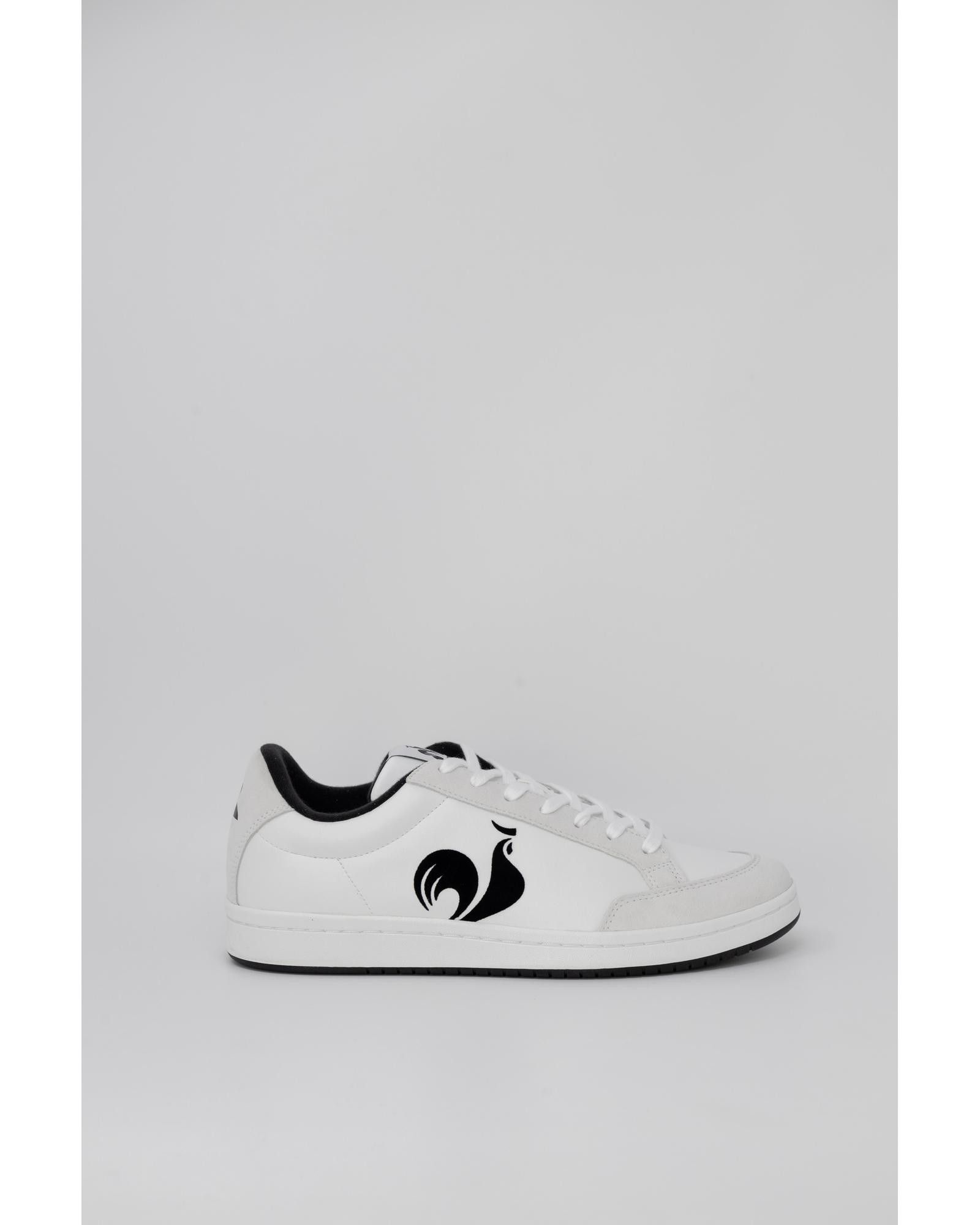 image of Le Coq Sportif Plain Leather Sneakers With Rubber Sole in Black, Men's (Size 7)