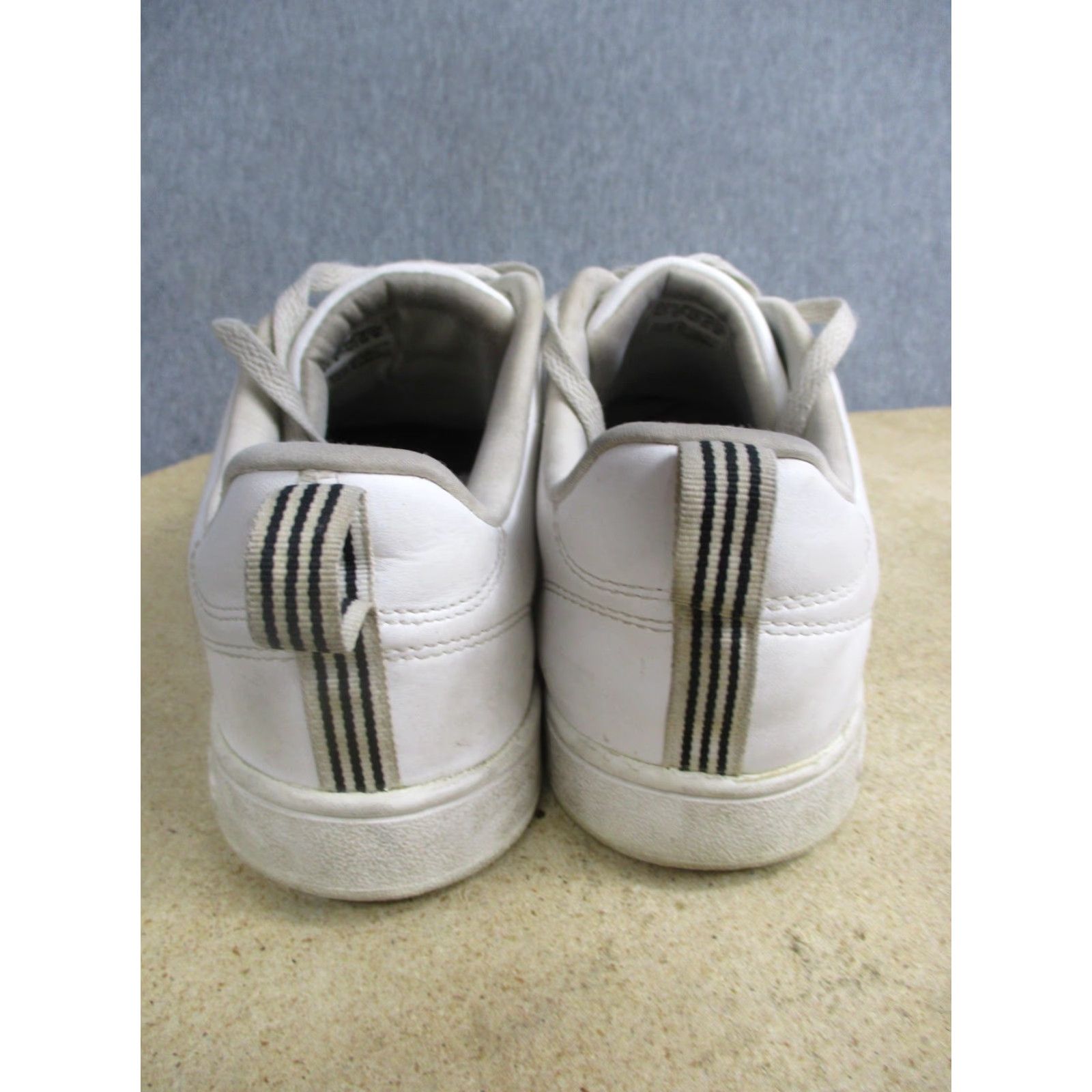 Adidas Adidas Neo Shoes Mens 10.5 White Classic Low Top Casual Sneakers F99091 Size US L / EU 52-54 / 3 - 3 Thumbnail