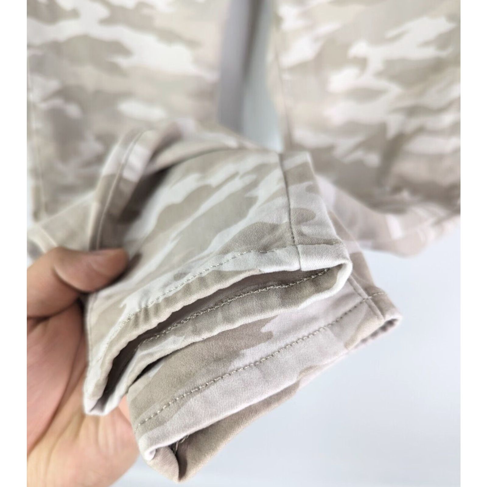 Levi's Levi's 720 High Rise Super Skinny Crop Jeans Beige Camo Women Size 25 Regular Cotton Blend Pants Size 42" / US 20 - 3 Thumbnail