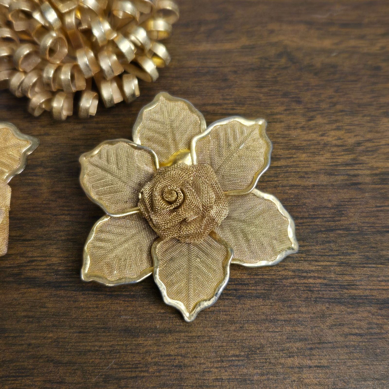 Vintage Vintage Crown Trifari Style Gold Tone Flower Brooch Set Size ONE SIZE - 3 Thumbnail