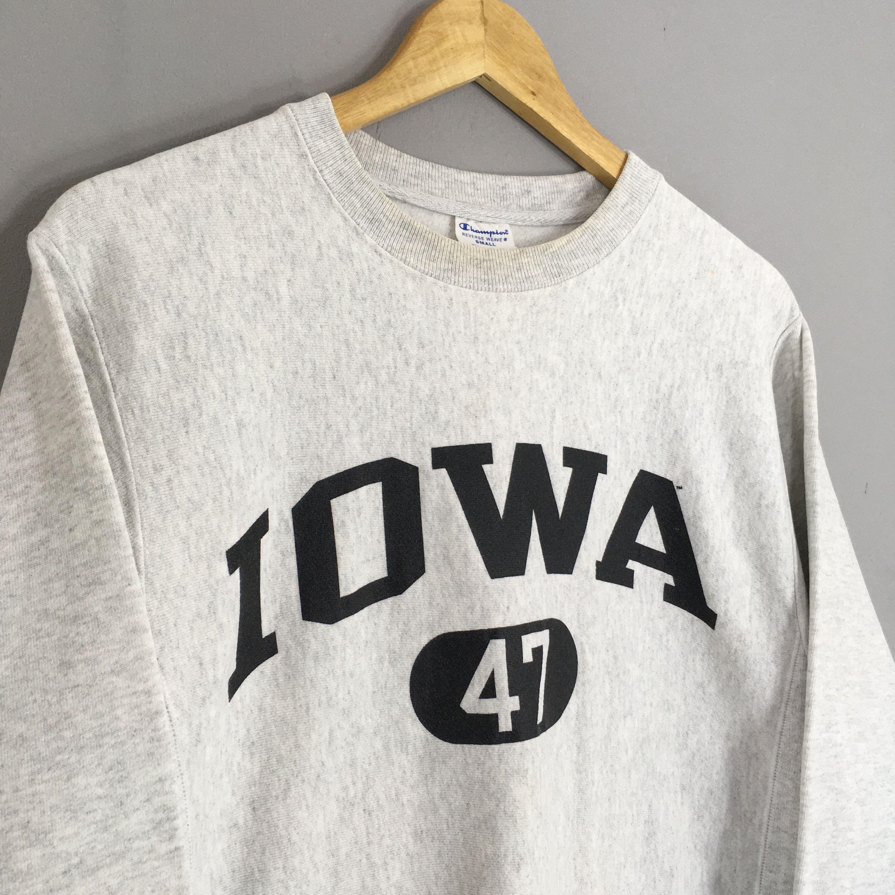 Champion × NCAA × Vintage Vintage Champion Iowa Hawkeyes NCAA Sweatshirt Small Size US S / EU 44-46 / 1 - 3 Thumbnail