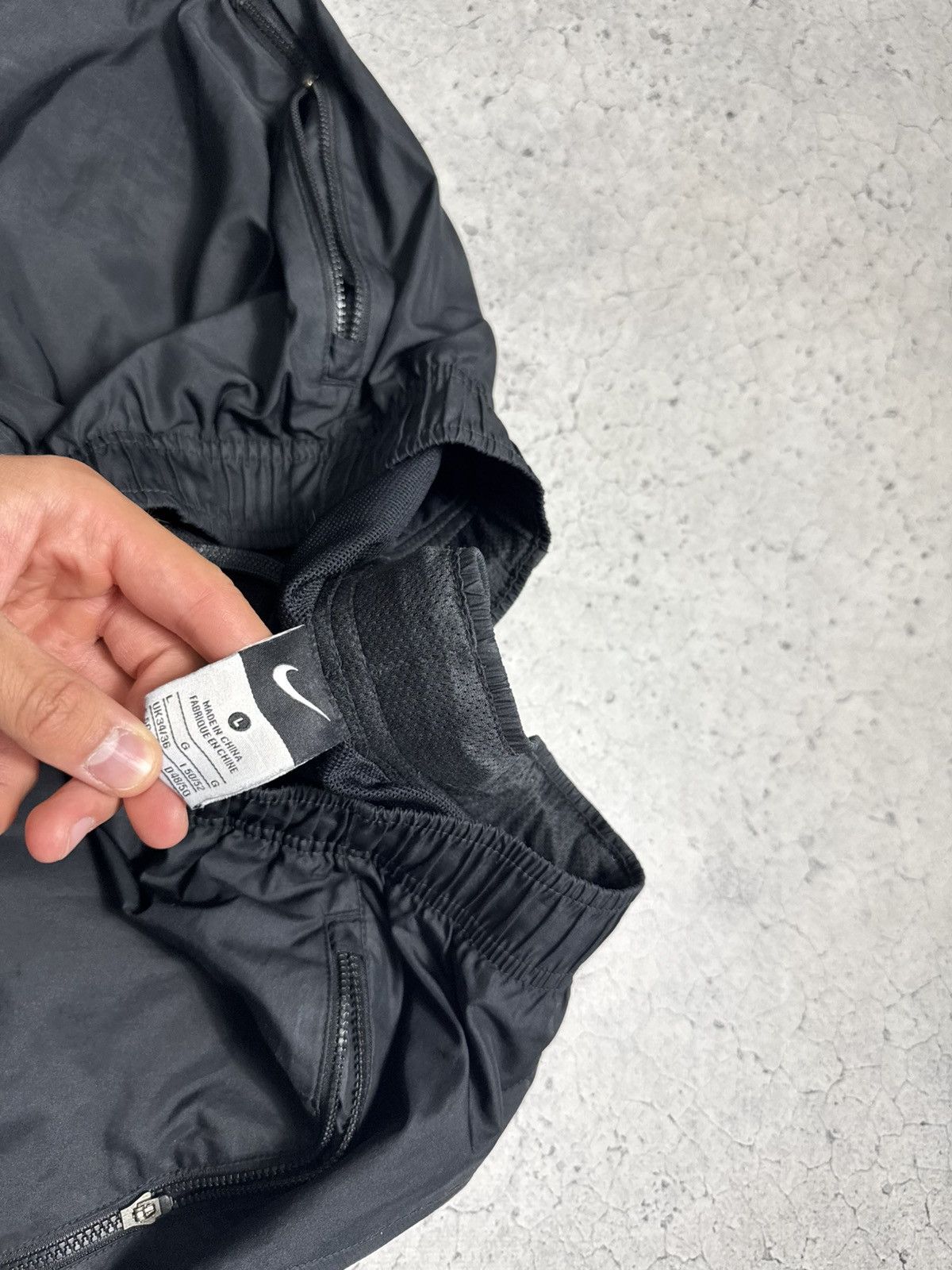 Nike Nike Nylon Track Pants Baggy Drill Swoosh Y2K Black Size US 34 / EU 50 - 6 Thumbnail