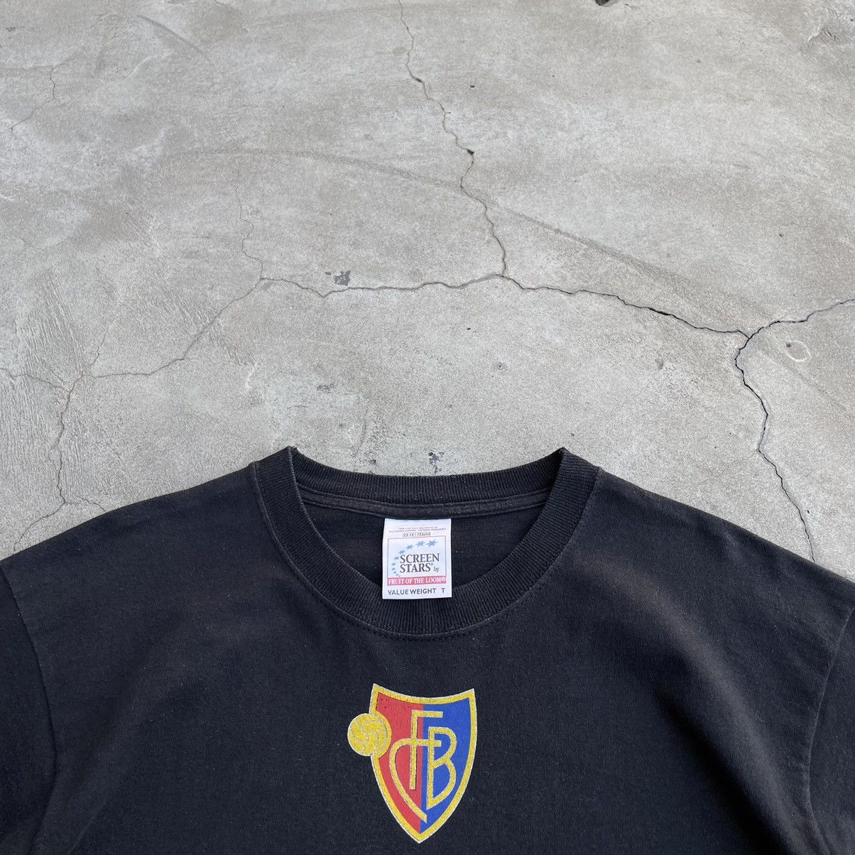 Vintage FC- BASEL 2003 Cupsieger Schweiz T-Shirt Y2K Jersey Tee Size US S / EU 44-46 / 1 - 6 Thumbnail