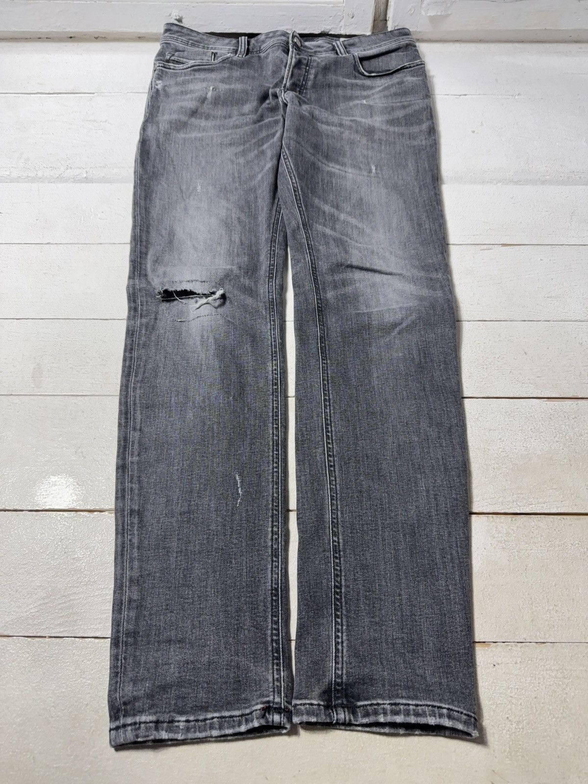 Diesel Luxury 00s Diesel Sleenker Grey Wash Skinny Jeans Knee Rip Size US 33 - 2 Thumbnail