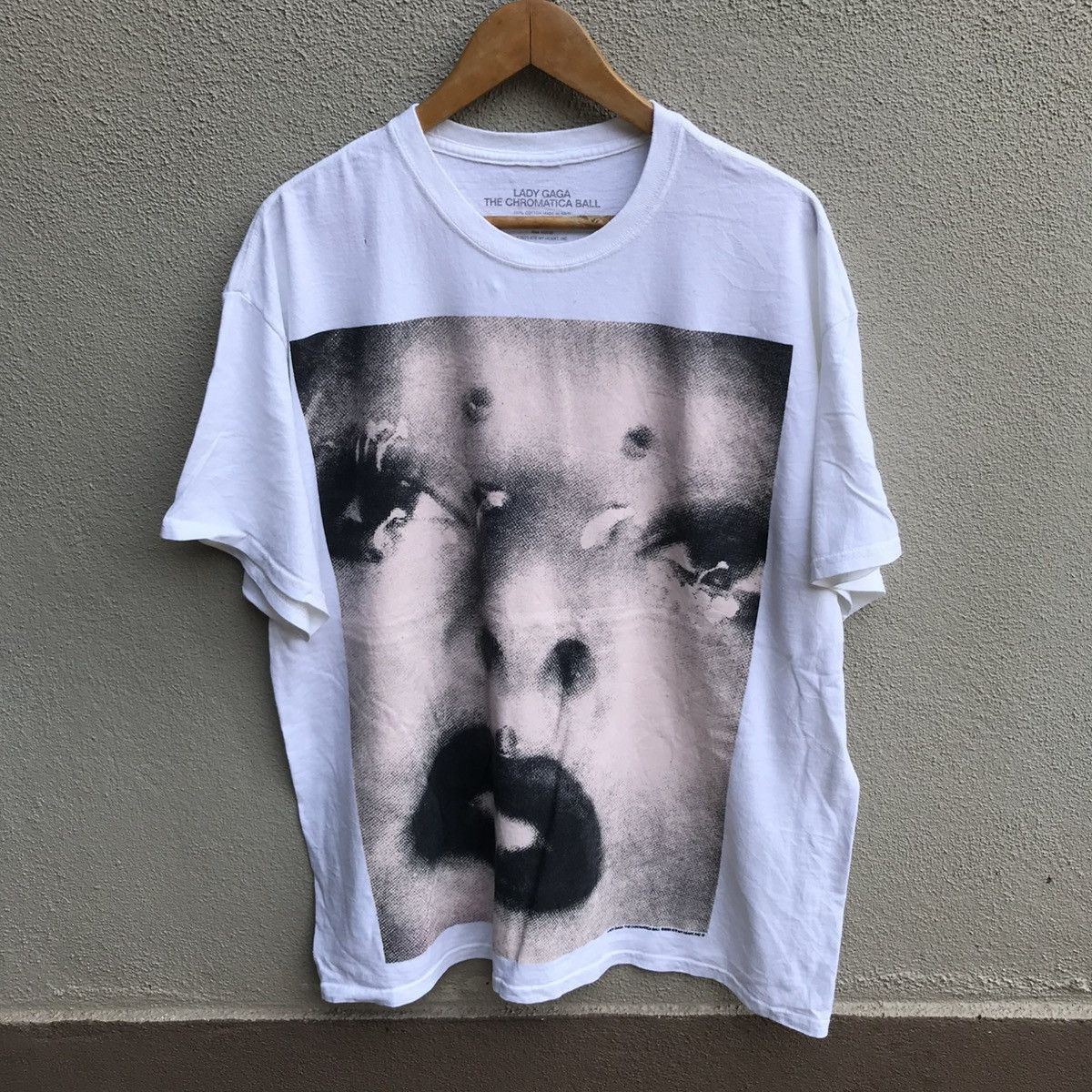 Band Tees LADY GAGA graphic tee fullprint tour Size US XL / EU 56 / 4 - 1 Thumbnail