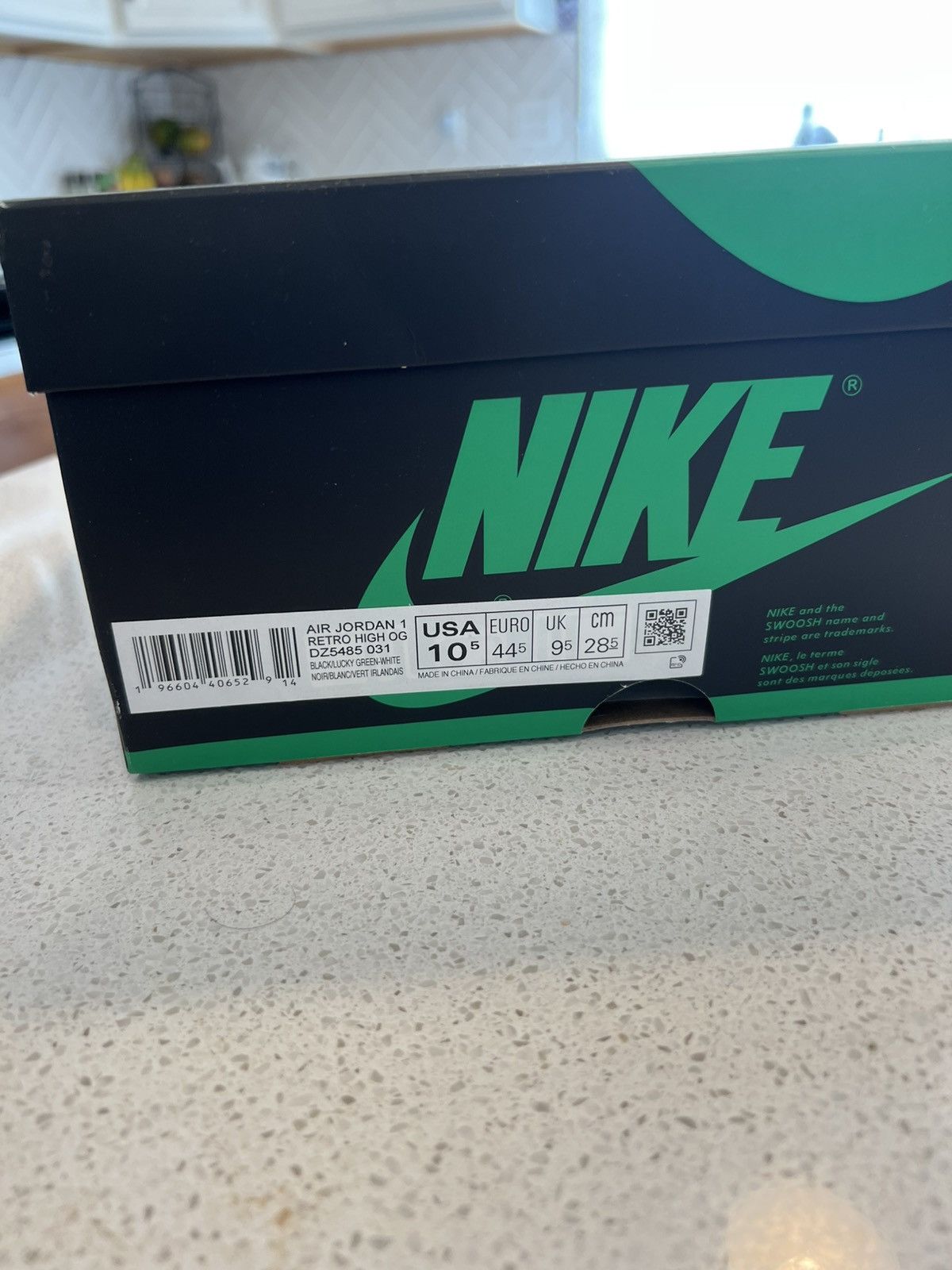 Jordan Brand Jordan 1 Retro High OG (Lucky Green) Size US 10.5 / EU 43-44 - 7 Thumbnail