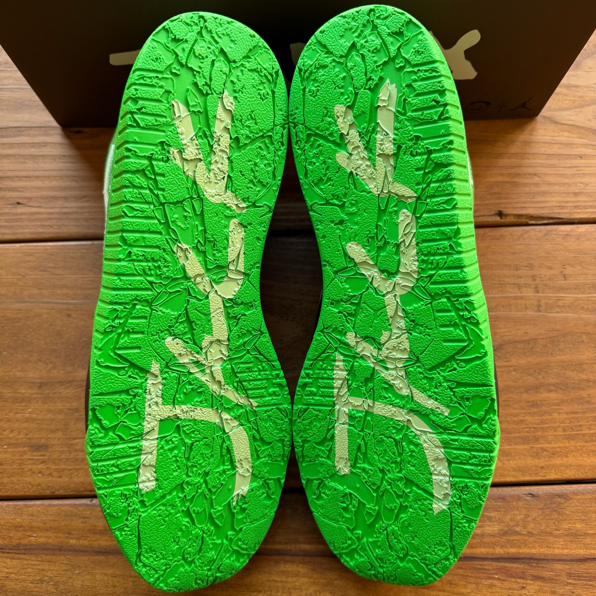 Jordan Brand × Travis Scott Travis Scott Jordan Jumpman Jack TR Green Spark - IM9113-300 Size US 9.5 / EU 42-43 - 6 Thumbnail