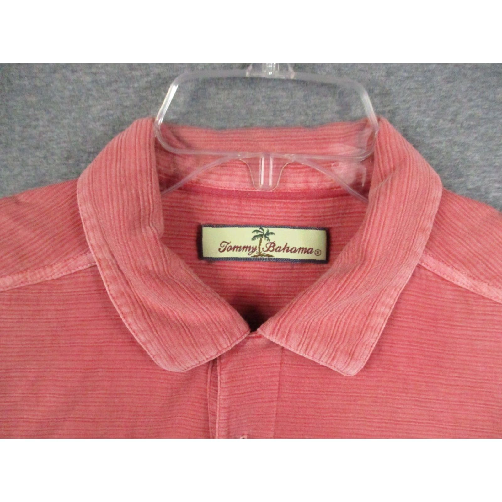 Tommy Bahama Tommy Bahama Shirt Men Medium Silk Blend Button Short Sleeve Salmon Color Size US M / EU 48-50 / 2 - 2 Thumbnail