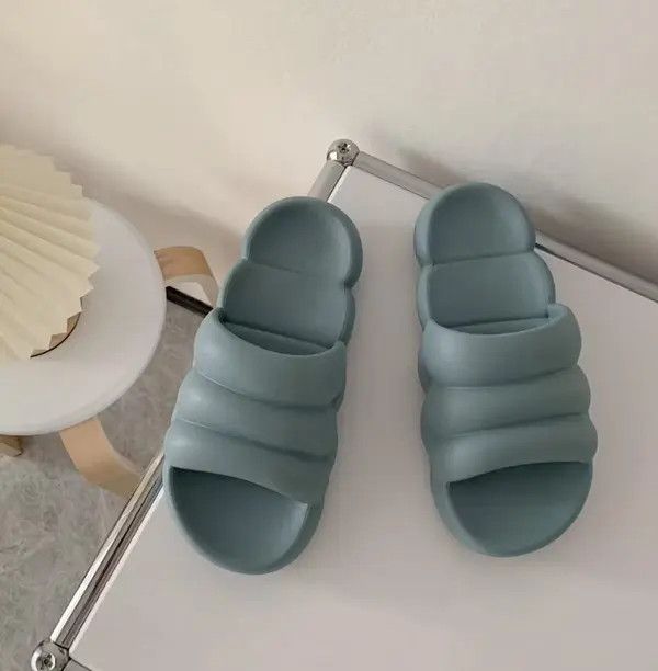 Japanese Brand Puffer Sandal Slides Size US 11 / EU 44 - 2 Thumbnail