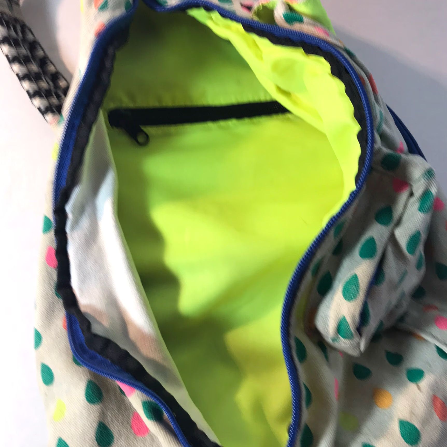KAVU KAVU Sling Bag, Medium, Multicolor Polka Dot, Adjustable Strap, Crossbody, Casual Travel, Womens Size ONE SIZE - 6 Thumbnail