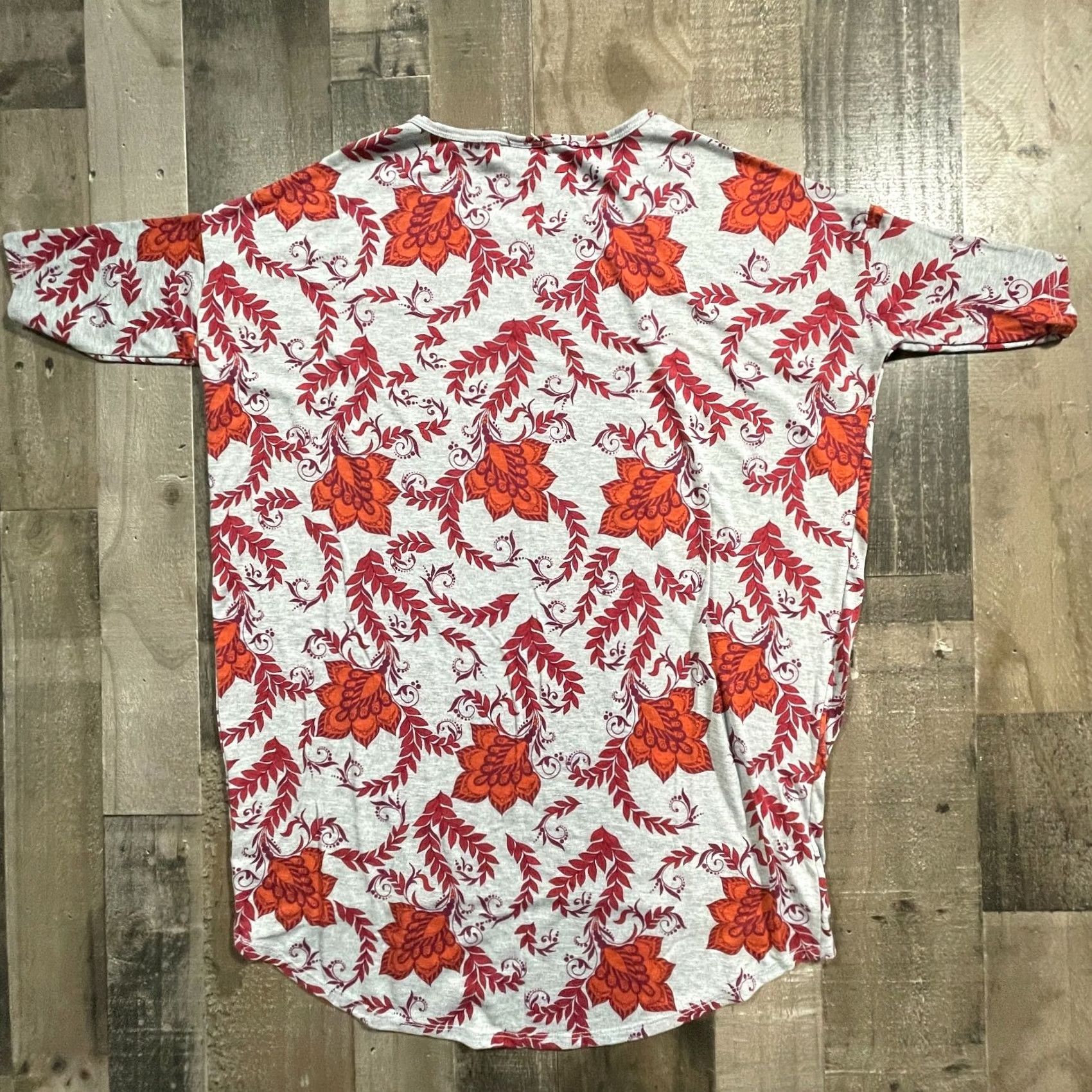 Vintage LulaRoe T Shirt Womens XS Red Floral Round Neck Dolman Tee Size XS / US 0-2 / IT 36-38 - 2 Thumbnail