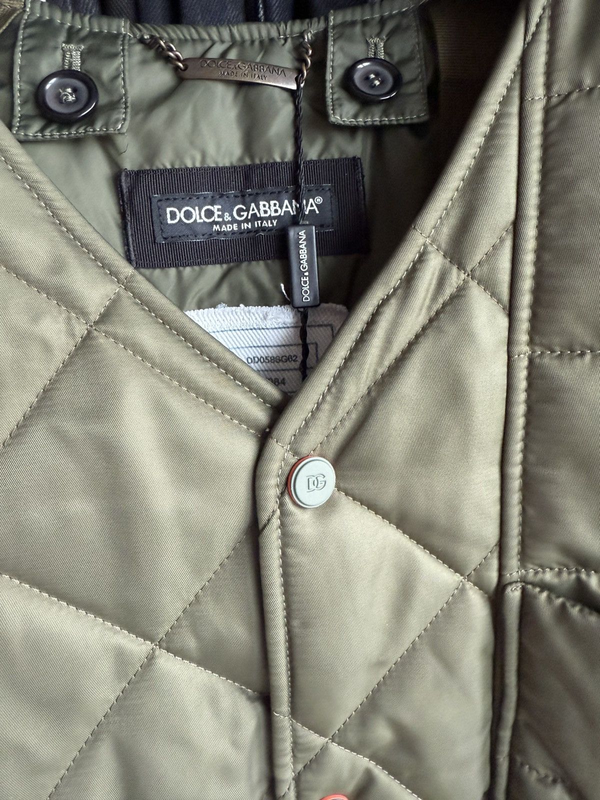 Dolce & Gabbana $2.3k Dolce & Gabbana D&G padded logo embroidered jacket M Size US M / EU 48-50 / 2 - 19 Thumbnail