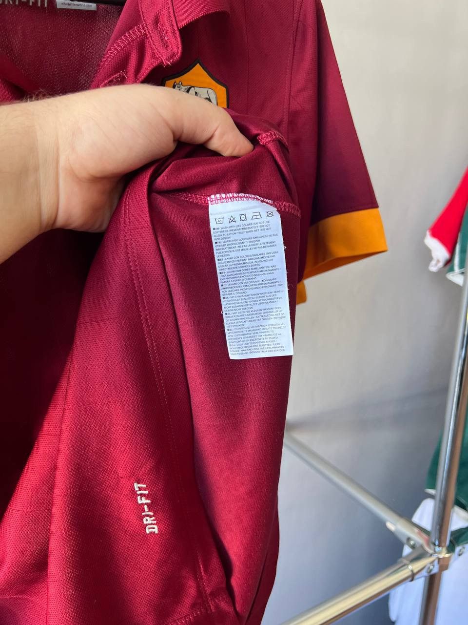 Nike 2014/15 AS ROMA HOME SOCCER JERSEY FOOTBALL SHIRT NIKE RARE Size US S / EU 44-46 / 1 - 12 Thumbnail