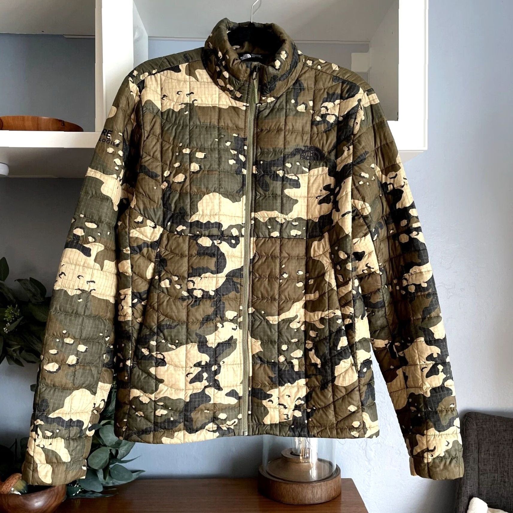The North Face VINTAGE? No, it's not vintage. The North Face ThermoBall Trekker Jacket Woodchip Camo Size S Customized Size US S / EU 44-46 / 1 - 2 Thumbnail