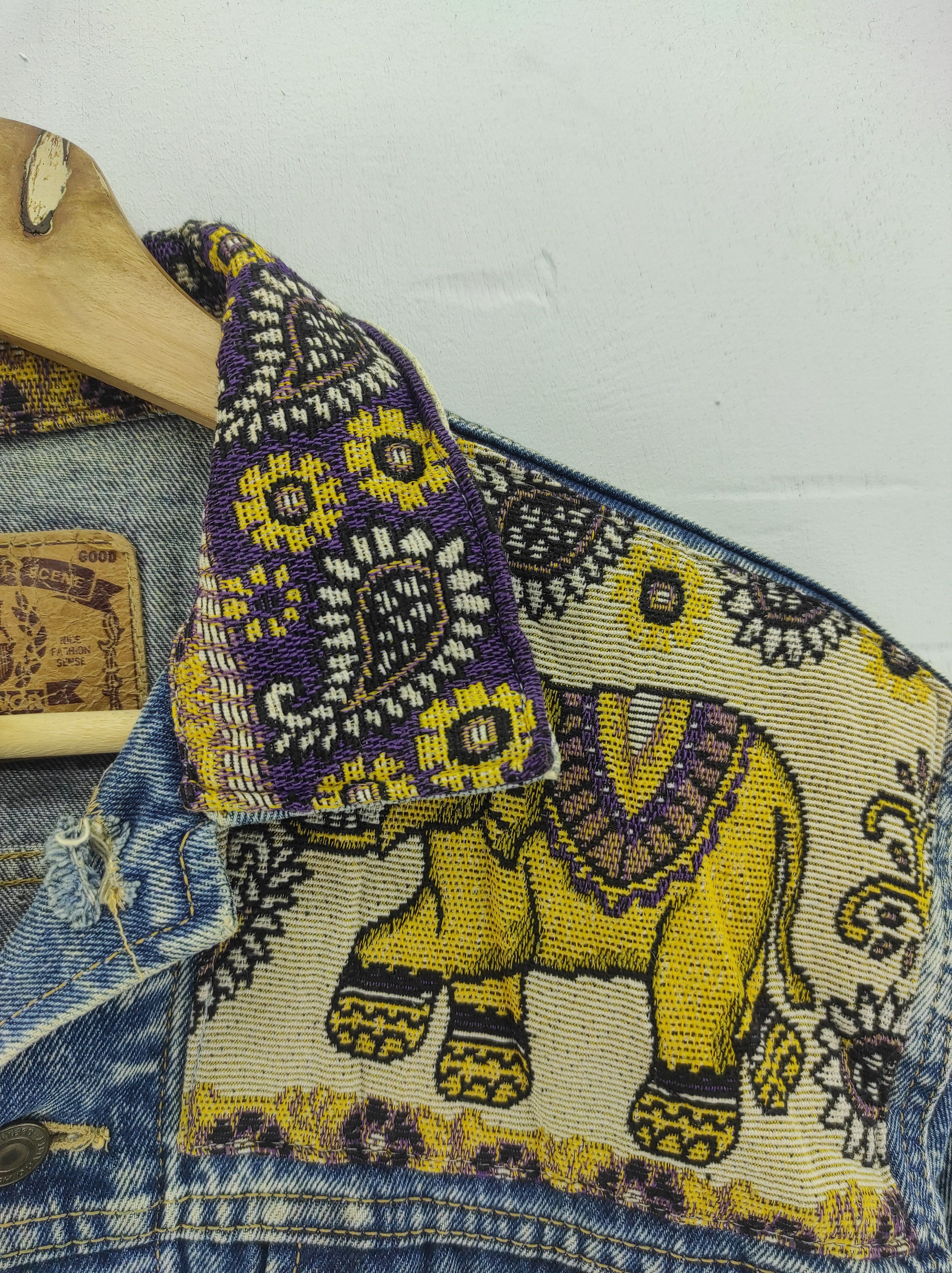 Other Vintage Denim Jacket Custom Elephant graphic Size US L / EU 52-54 / 3 - 7 Thumbnail