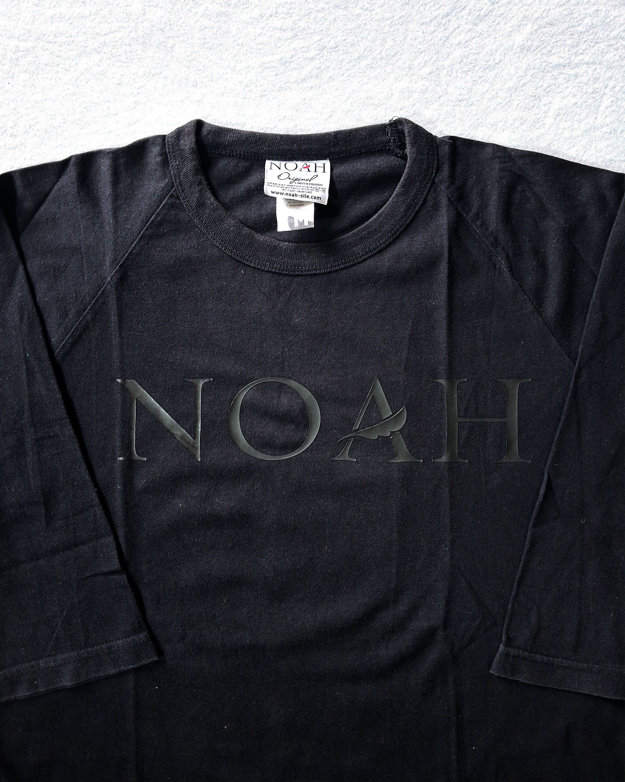 Vintage NOAH BAND INDONESIA PETERPAN Size US M / EU 48-50 / 2 - 3 Thumbnail