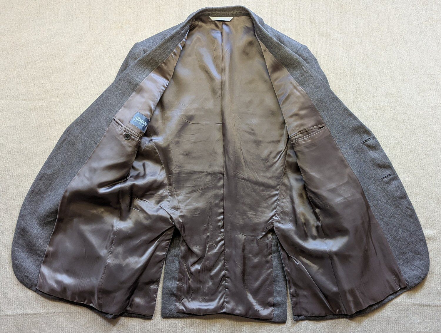 Armani Collezioni Armani 2-Button Single Breasted Beige Crinkled Suit 40R NWT Size 40R - 3 Thumbnail