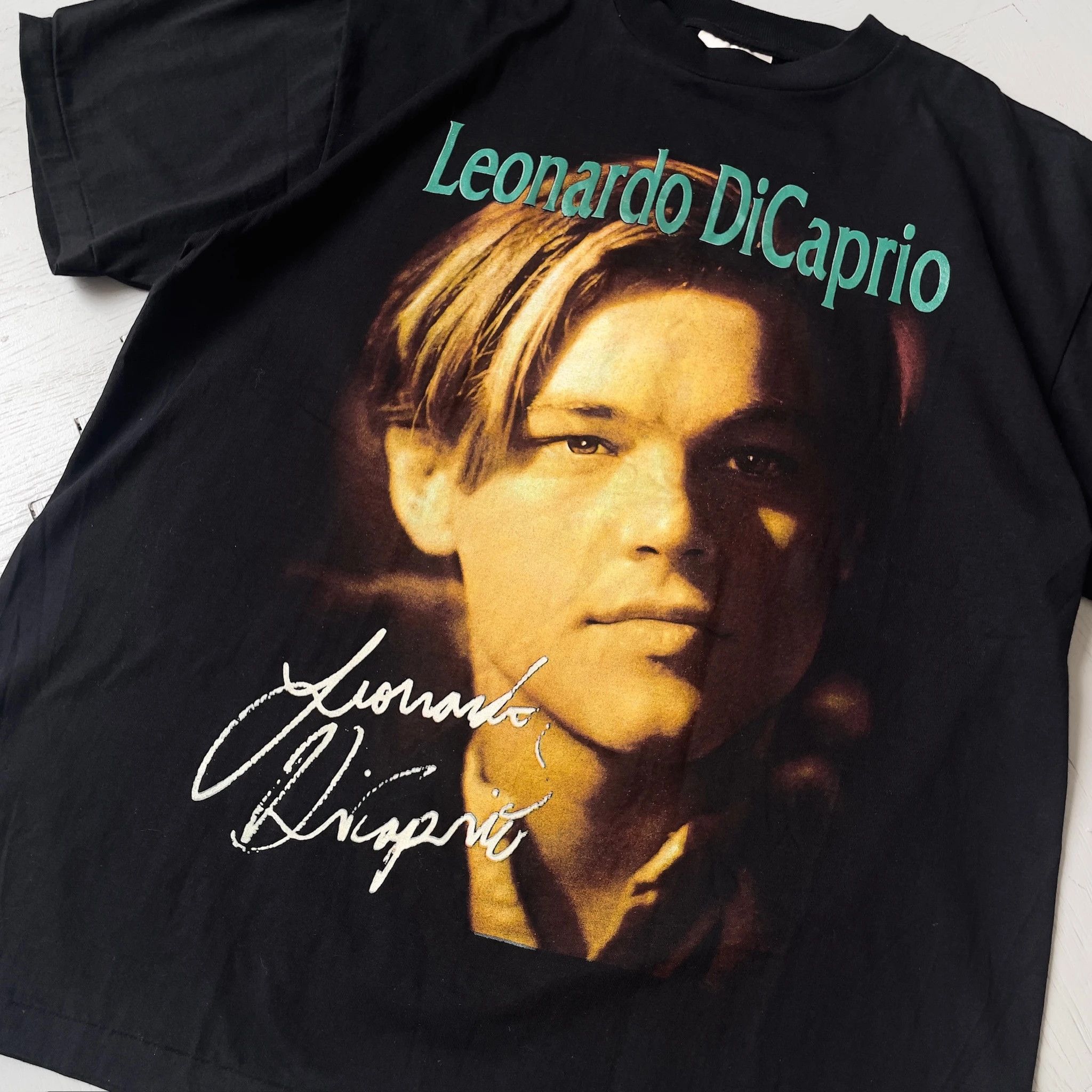 Vintage Vintage Titanic Leonardo Di Caprio Tee Shirt Size US L / EU 52-54 / 3 - 5 Thumbnail