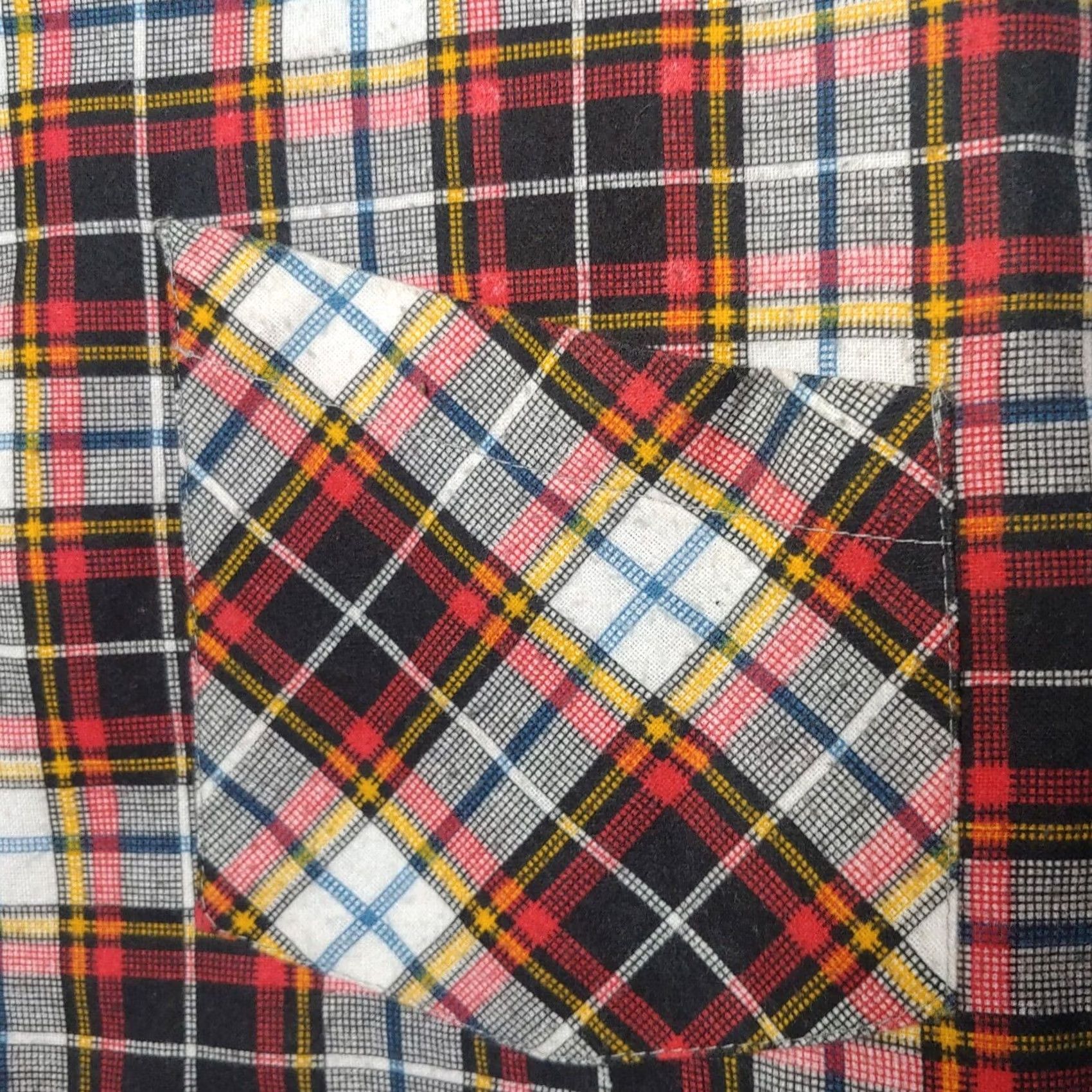 Vintage VINTAGE Klondike Vest Men M Quilted Lined White Red Plaid Pearl Snaps Western/Hipster Vest Mens 20.5" Chest Regular 26" long USA Size US M / EU 48-50 / 2 - 5 Thumbnail