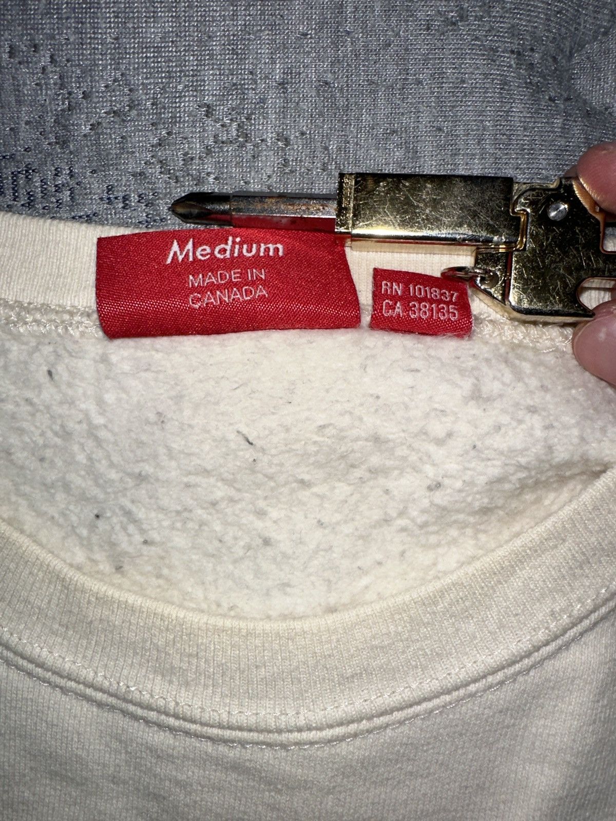 Supreme Supreme World Famous Crewneck Size US M / EU 48-50 / 2 - 5 Thumbnail
