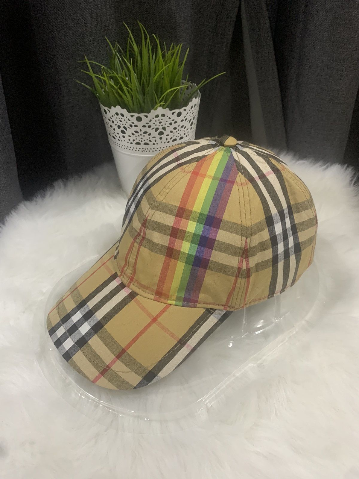 Burberry STEAL!! BURBERRY Caps Novacheck Size ONE SIZE - 2 Thumbnail