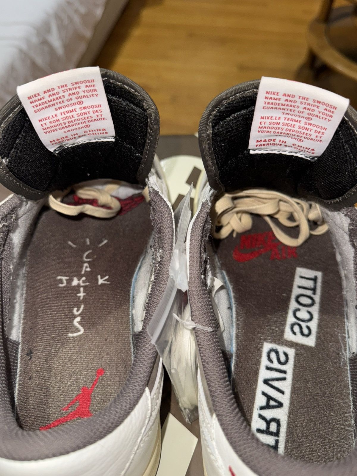 Jordan Brand × Travis Scott Travis Scott Jordan 1 Reverse Mocha low Size US 9 / EU 42 - 6 Thumbnail