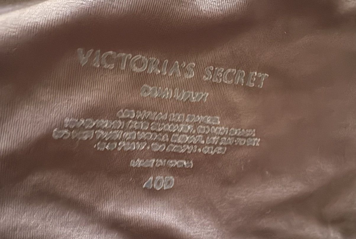 Victoria's Secret Victoria’s Secret Demi uplift bra 40D Size ONE SIZE - 3 Thumbnail