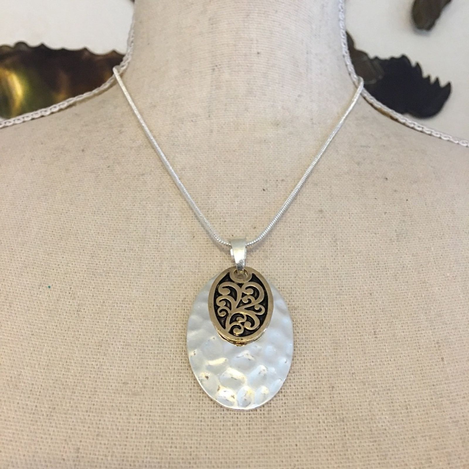Jewelry Two tone hammered and filigree disc necklace Size ONE SIZE - 1 Thumbnail