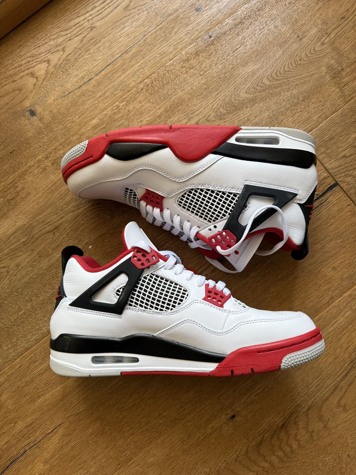 Jordan Brand × Nike Air Jordan 4 Fire Red Size US 10 / EU 43 - 2 Thumbnail
