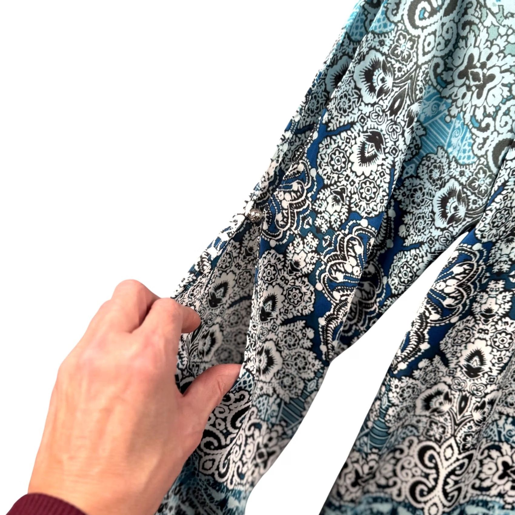 White House Black Market White House Black Market Blouse Blue Paisley Ombre Split Sleeve Long Sleeve V-Neck Peasant Lightweight Size S / US 4 / IT 40 - 3 Thumbnail